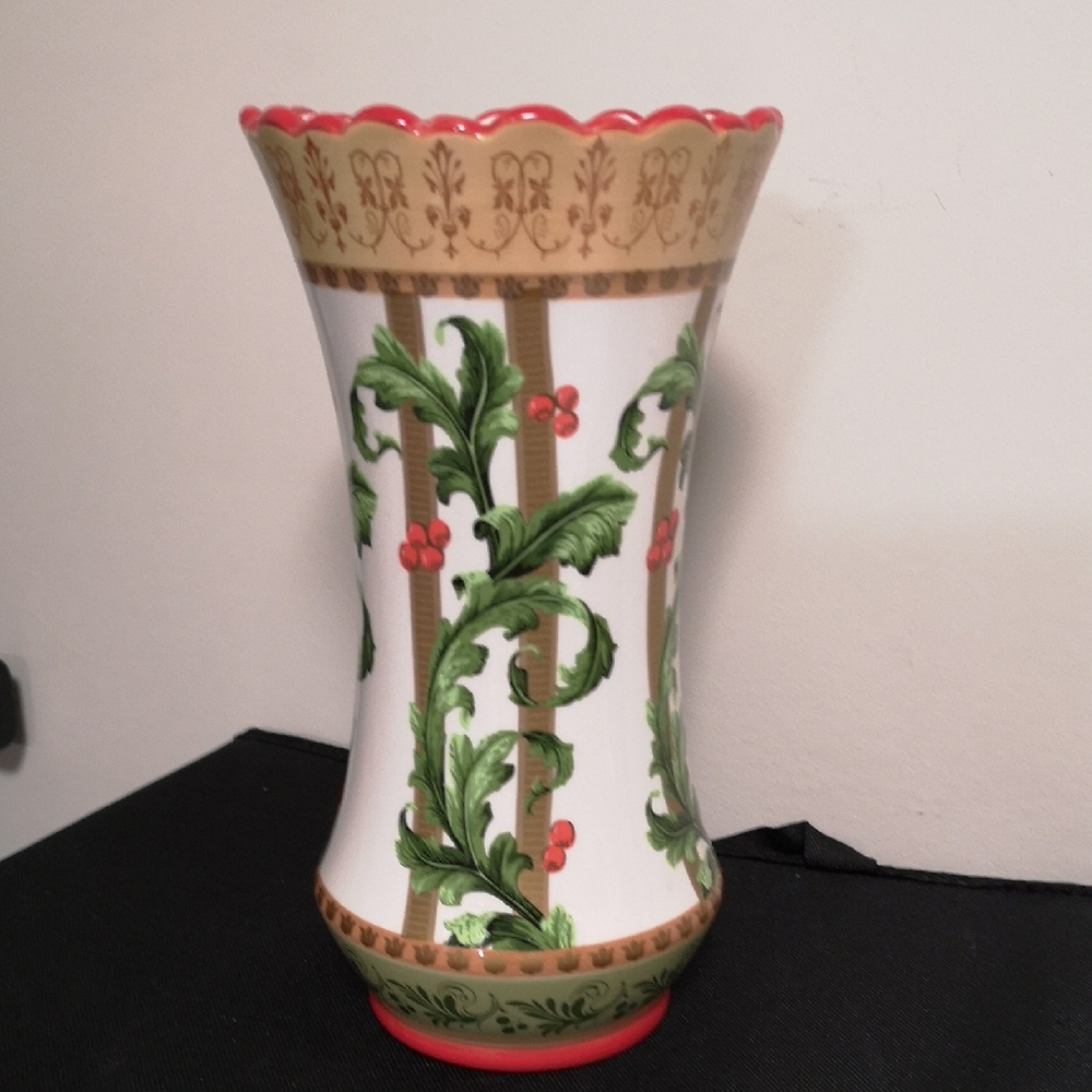 Beautiful Laura Ashley Home For FTD Winter Berry Vase w Gold Accents 9" Tall